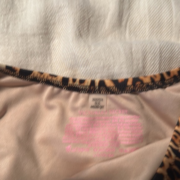 animal print high leg bikini bottoms. - Picture 2 of 3